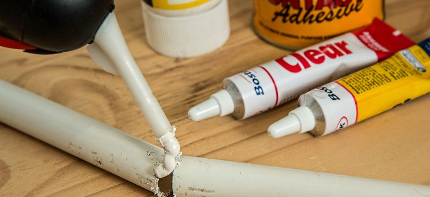 Как отмыть клей от пластика